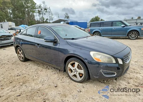 2012 Volvo S60 T5 z USA, uszkodzony, nr VIN YV1622FS5C2144476